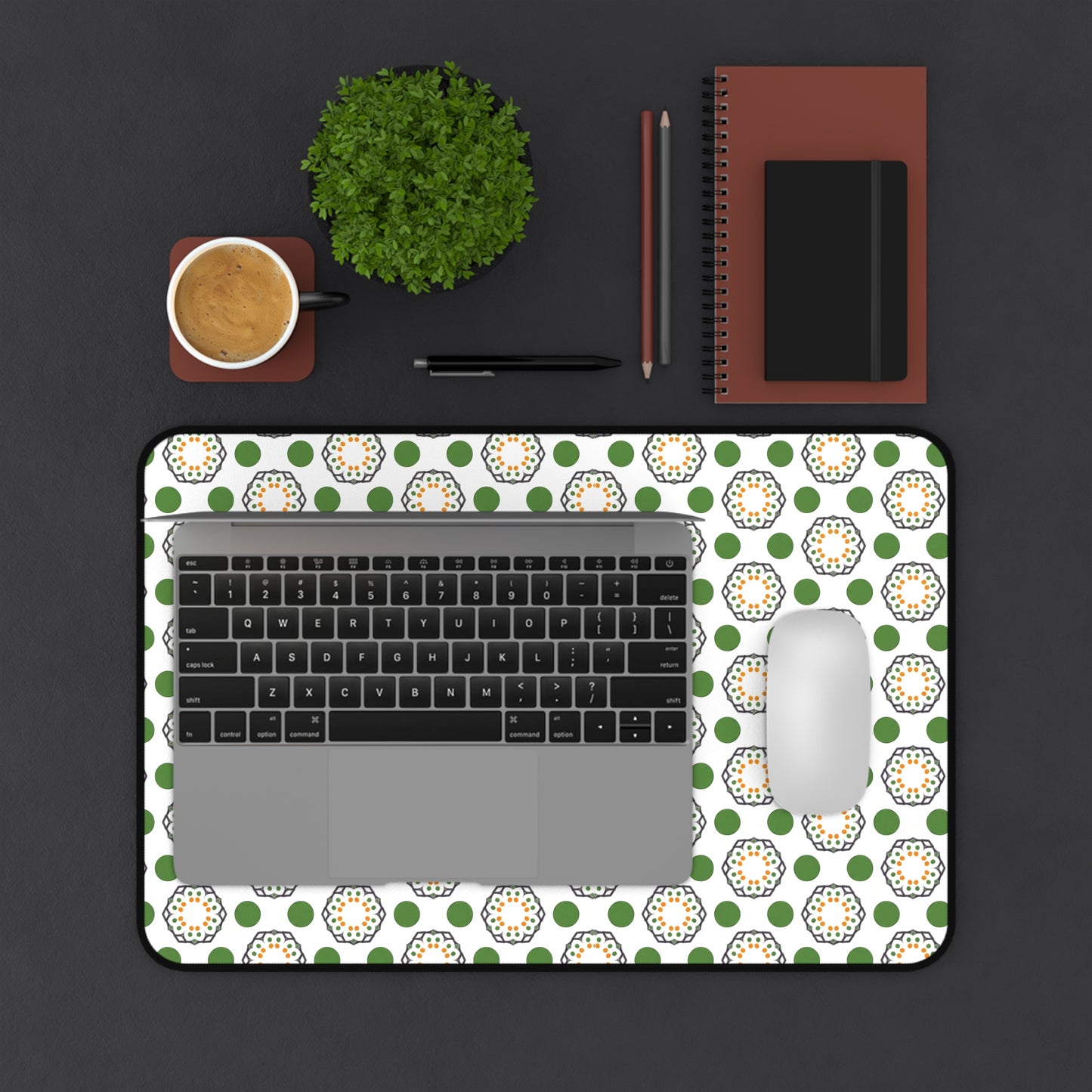 Floral Dot Desk Mat — Green & White Daisy Pattern